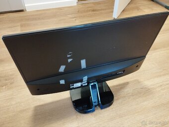 LG Monitor 24" - 2