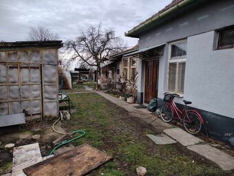 Na predaj 4 izbový rodinný dom v Tešedíkove. - 2