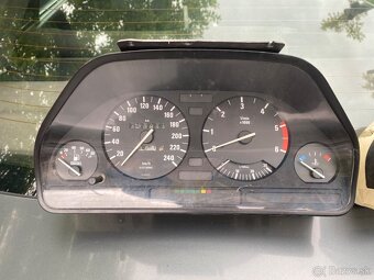 Predám budíky na BMW e34 benzín/diesel - 2