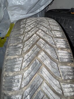 205/60R16 - 2