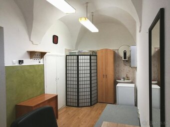 Prenájom garz.v centre mesta BB na bývanie i podnikanie - 2