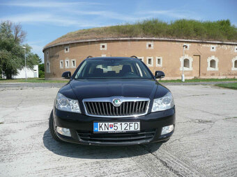 Škoda Octavia Combi 2.0 TDI CR DPF Elegance - 2