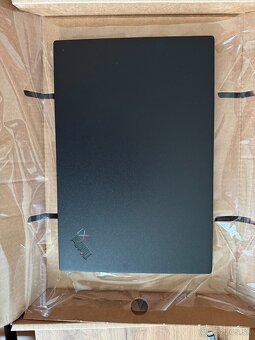 Lenovo ThinkPad X1 Carbon G8-14-Core i7 10610U-16GBRAM-512GB - 2