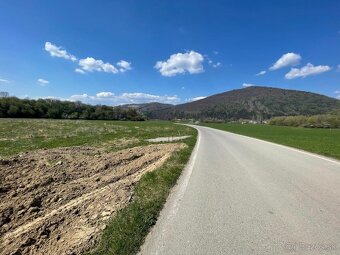 STAVEBNÝ POZEMOK S NÁDHERNÝMI VÝHĽADMI, 555m2, KRASŇANY - 2