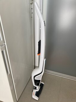Predam tycovy vysavac Electrolux - 2