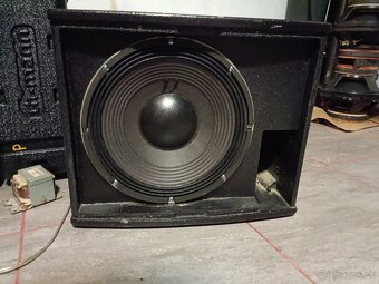 Malý 12" subwoofer Achat 112 - 2