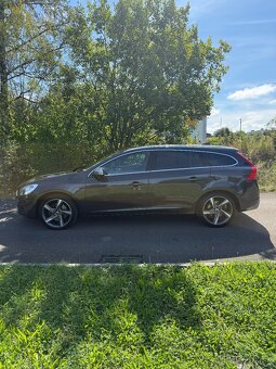 Volvo V60 R-Design - 2