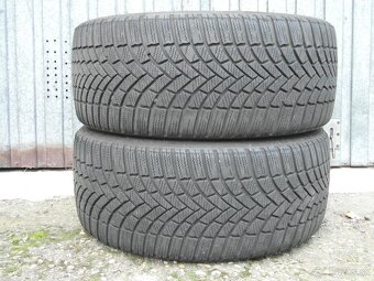 225/40 R18 - 2
