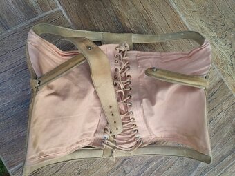 Dámsky korzet 19.storočie - 2