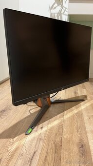 Herny Monitor 27" ASUS ROG SWIFT PG279QM - 2