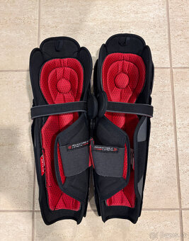 Predám CCM holene chránič veľkosť 16" hokejová výstroj - 2