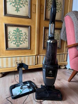 Predám bezdrôtový vysávač Electrolux - 2