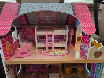 Drevený domček pre bábiky - 2