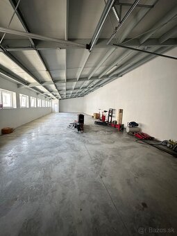 PRENÁJOM SKLADOVĚ PRIESTORY, TRNAVA-KOČISKÉ, 220M2 - 2