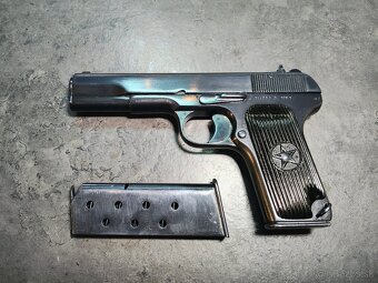 PIŠTOĽ TOKAREV TT33, r.v.1951 s púzdrom a dvoma zásobníkmi - 2