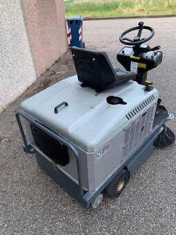 NILFISK SR 1100 Eco zametaci stroj motor benzín Honda+24V - 2