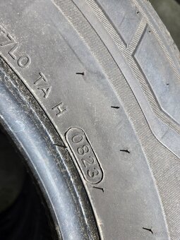 Hankook 215/70 r15c - 2