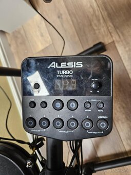 🎧 Elektronická bicia sada Alesis Turbo Mesh Kit – ako nová, - 2