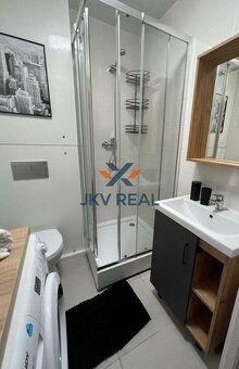 JKVreal ponúka na predaj 1-izbový byt s veľkou terasou v nov - 2