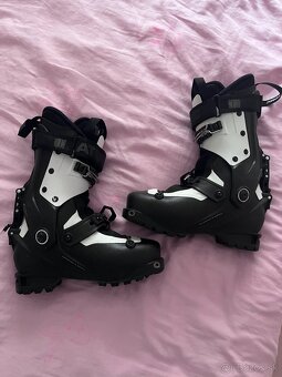 Atomic Backland Expert Touring Boot W 22,0/22,5 black/white - 2