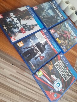 Playstation 4 - 2