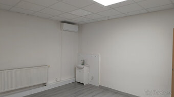 Kancelária 19 m2 v biznis centre na Severe - 2