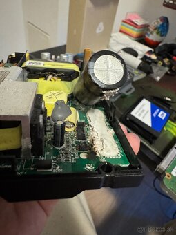 Rozpredam Xbox One X - 2