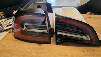 Zadné svetlá Tesla model 3/Y - 2