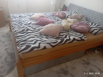 Masívna posteľ - 2