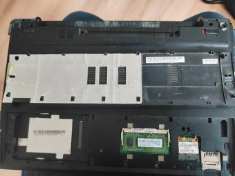 Asus x55u není celý - 2