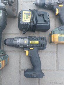 Predam Aku Set znacky Teccpo 18v + nabíjačka a 2 baterie - 2