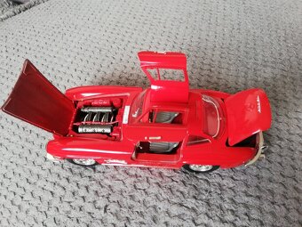 1:18 Mercedes Benz 300SL - 2