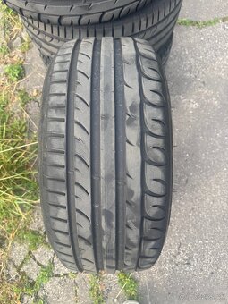 235/45 r17 - 2