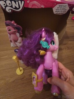 Hasbro My Little Pony spievacuci Pipp - 2