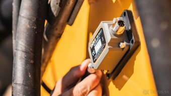 Navigácia pre stavebné stroje EasyNav eMG 100 - 2