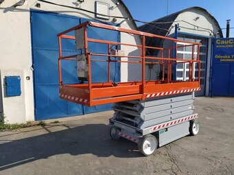 NOŽNICOVÁ PRACOVNÁ PLOŠINA  11.7m - 2