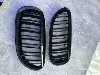 BMW 6 E63 - PREDNÁ MASKA ČIERNA - 2