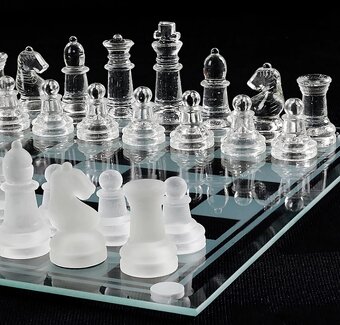 Predám sklenený šach – elegantný dizajn - 2