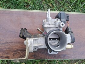 Vsetko spolu za 60€ Diely Toyota Yaris 1. generácia - 2