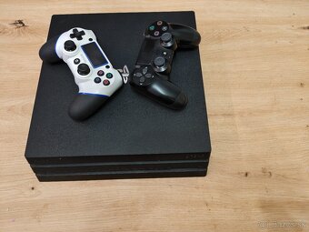 Playstation 4 Pro - 2