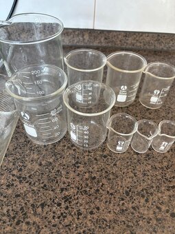 Laboratórne sklo, odmerky, valec, pipety - 2