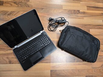 Notebook HP typu RT3290 + taška HP + nabýjačka - 2