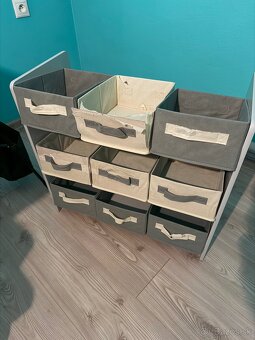 Regál na hráčky - 2