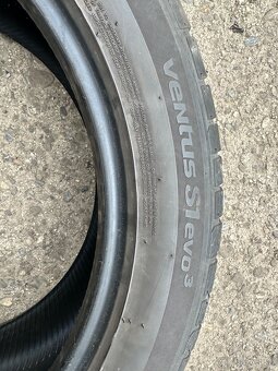 255/45R19 - 2