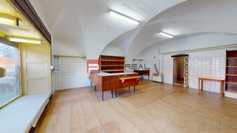 Na prenájom Svätý Jur obchodný priestor 70 m2 v centre mesta - 2