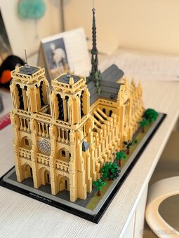 Predám LEGO Notre Dame 21061 – poskladaný model - 2