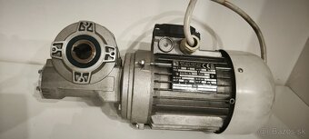 Motor s prevodovkou - 2
