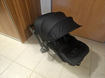 Vajíčko KIDDY Evoluna i-size 2 Black + Isofix základňa - 2