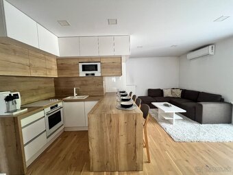 Predám 3 Izb byt v centre mesta Komárno - 2