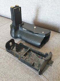 Battery grip Meike pre Canon 5D mark IV - 2